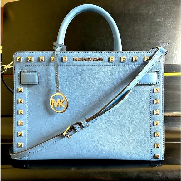 Michael Kors Handbags - EUC Michael Kors Selma Studded Leather Satchel